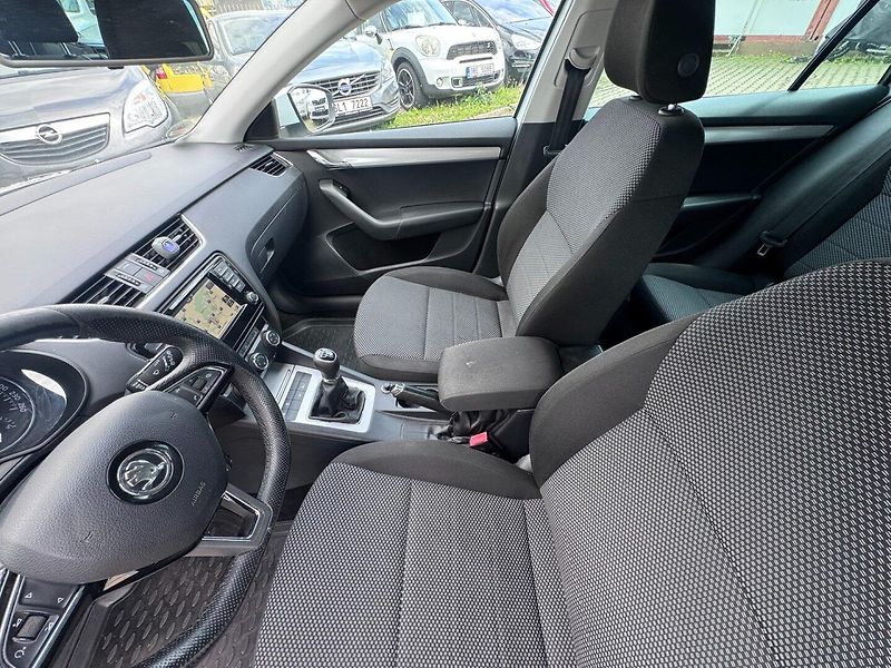 Škoda Octavia (2015) 1,6 TDI 81 KW TAŽNÉ KOLA - fotka 35 z 50