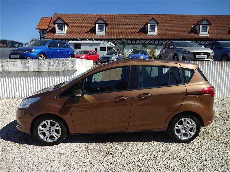 Ford B-MAX 1,0 i 74kW - fotka 4 z 47