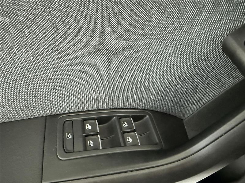 Seat Ateca 1,5   TSI 110kW,STYLE,SERVISKA - fotka 10 z 29