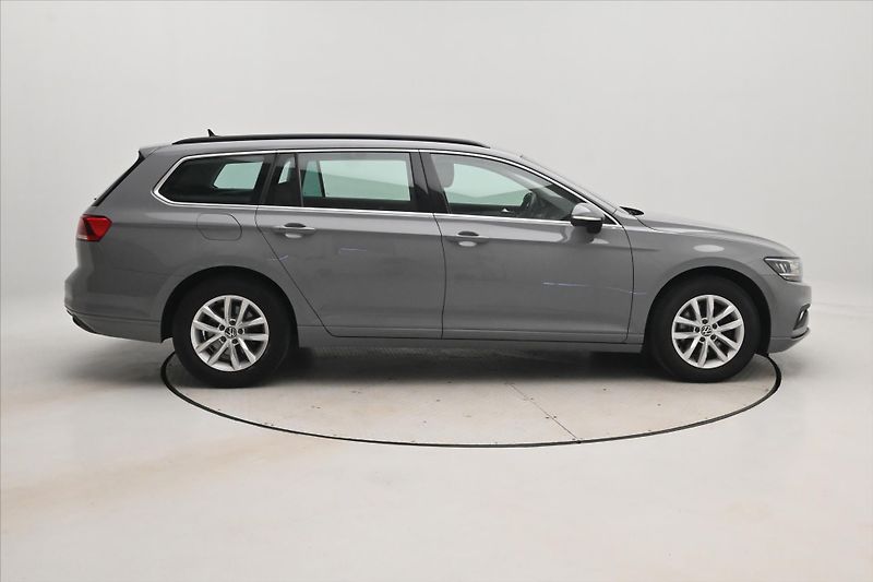 Volkswagen Passat 2,0 TDI 110kW DSG Business Zár - fotka 4 z 32