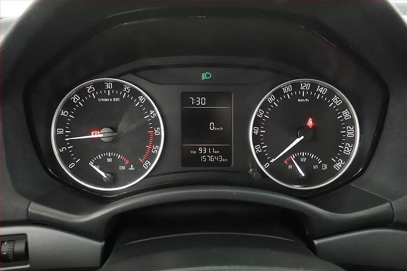 Škoda Octavia (2012) 2.0 TDI, Park. senzory - fotka 9 z 12