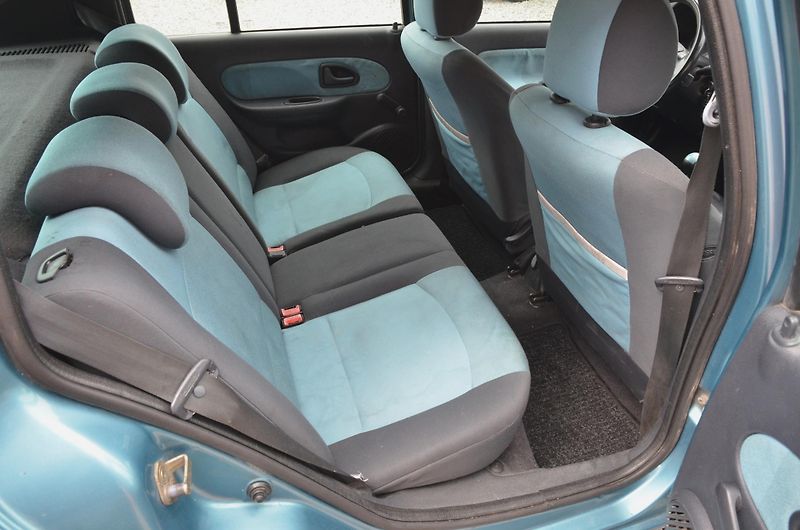 Renault Clio (2002) 1.5 DCi 48kW /ČR / STK 06/2028 - fotka 11 z 20