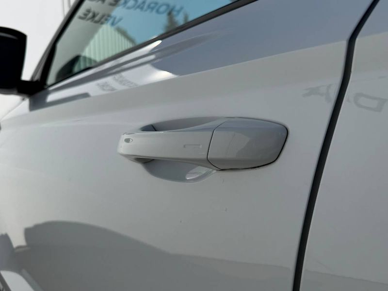 Škoda Karoq SportLine 2,0TDI 110 kW 7° DSG - fotka 36 z 42