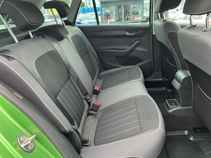 Škoda Fabia Style+ 1.0TSi KAMERA ČR 1.MAJ. - fotka 33 z 46