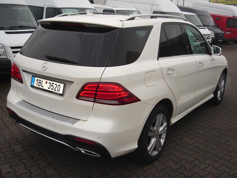 Mercedes-Benz GLE (2017) GLE 350D 4M - fotka 6 z 13