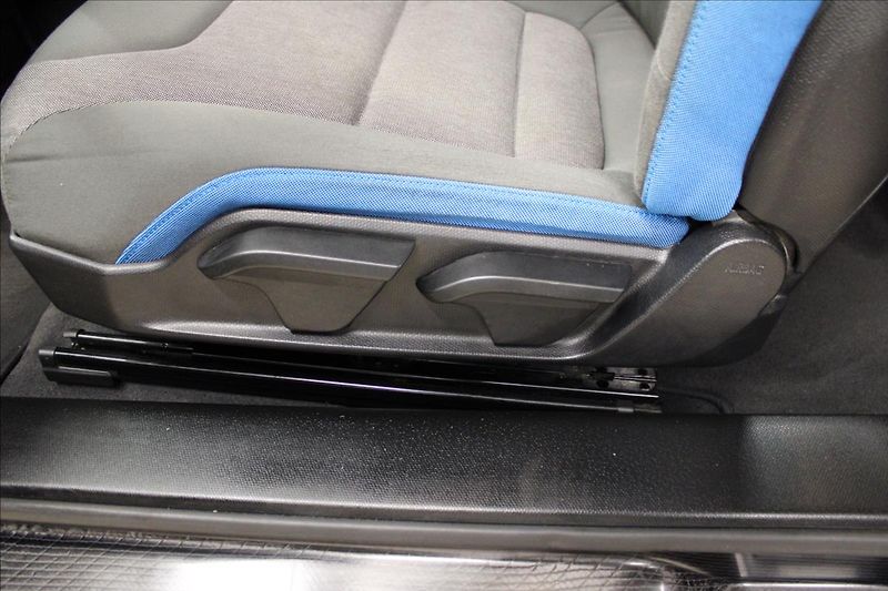 BMW i3 0,7 REX 60AH 125KW - fotka 28 z 30