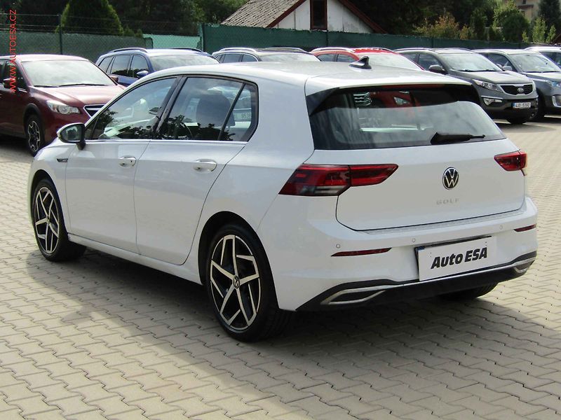 Volkswagen Golf (2022) 1.5TSi, 1.maj,ČR, LED, navi - fotka 6 z 17