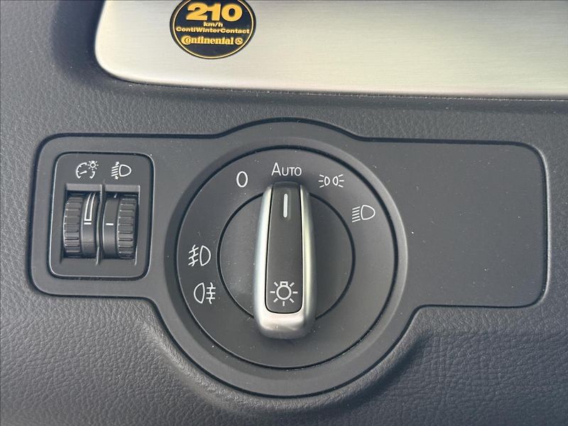 Volkswagen Passat 2,0   DSG,HIGHLINE,SERVISKA - fotka 19 z 30
