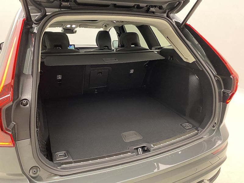 Volvo XC60 B5 AWD ULTRA CZ 1.maj - fotka 5 z 52