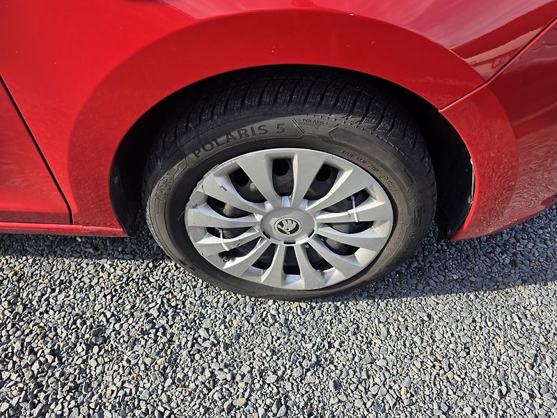 Škoda Rapid 1.2 TSI 6ti rychlostní  - fotka 5 z 17