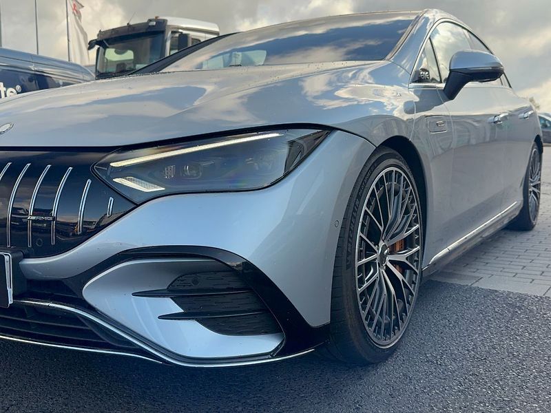 Mercedes-Benz EQE 53 AMG 4MATIC+ - fotka 9 z 38