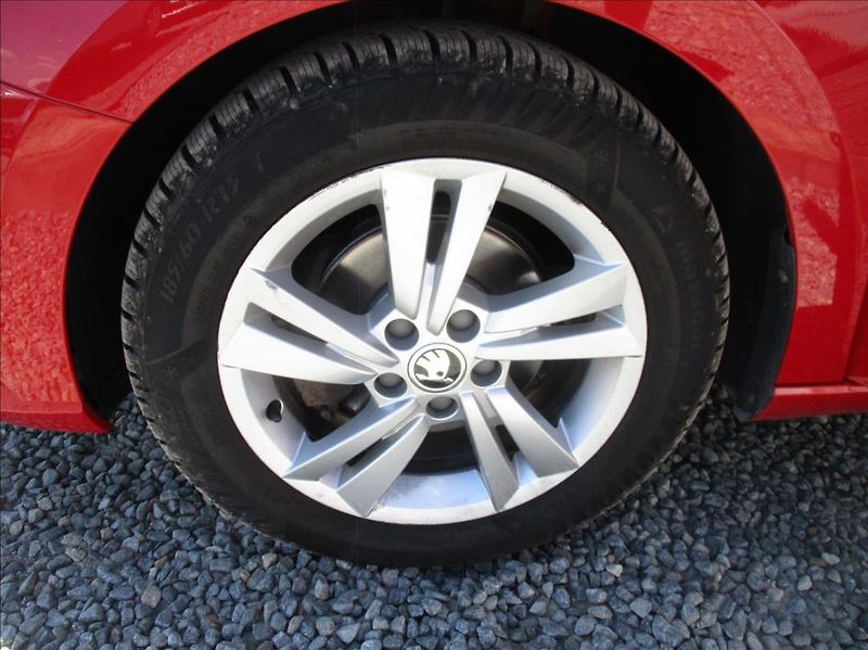 Škoda Fabia 1,0 TSI, serviska,1.maj,DPH,CZ - fotka 20 z 27