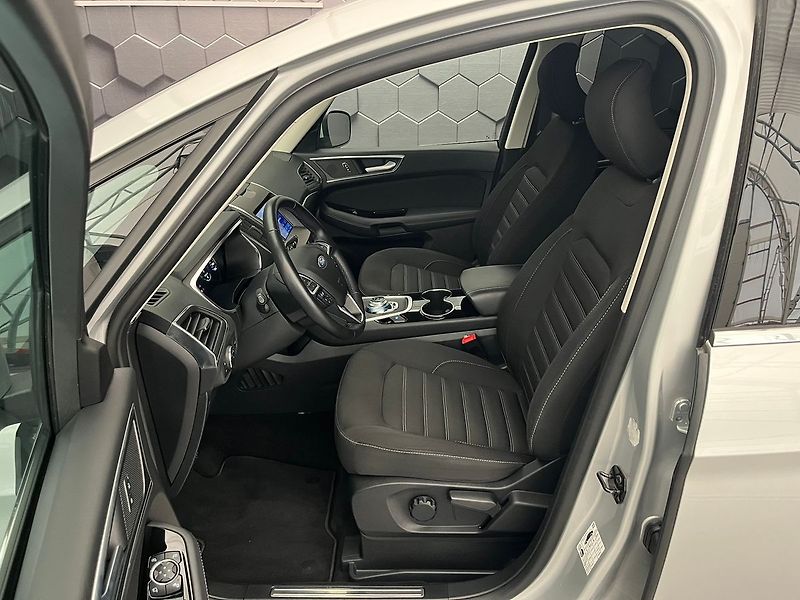 Ford Galaxy 2.5 HEV TITANIUM 7 míst - fotka 26 z 70