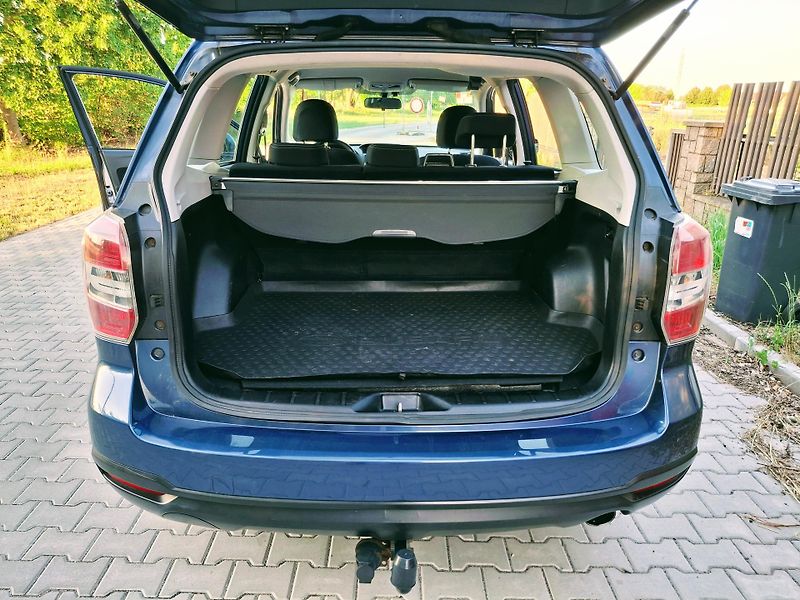 Subaru Forester 2.0 4x4 FACELIT  Rezervace  - fotka 18 z 46