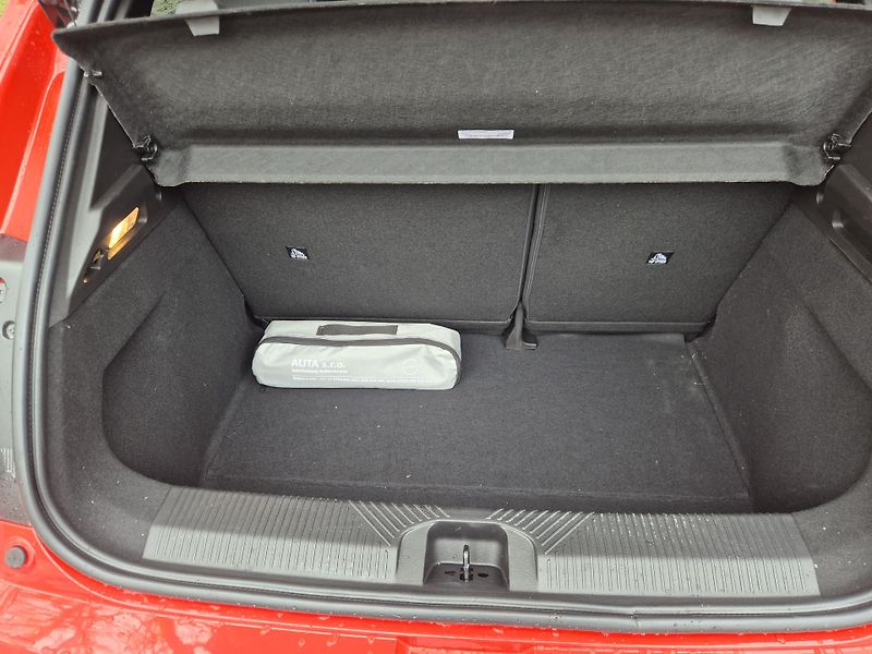 Nissan Micra (2026) EVOLVE 52kWh 150k - fotka 24 z 28