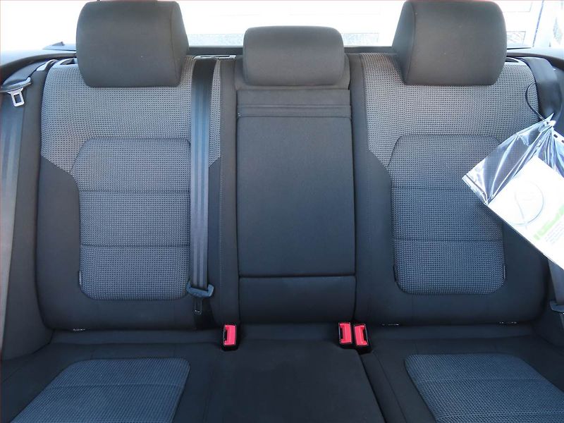 Volkswagen Passat (2013) 1.6 TDI, Serv.kniha, Navi - fotka 10 z 21