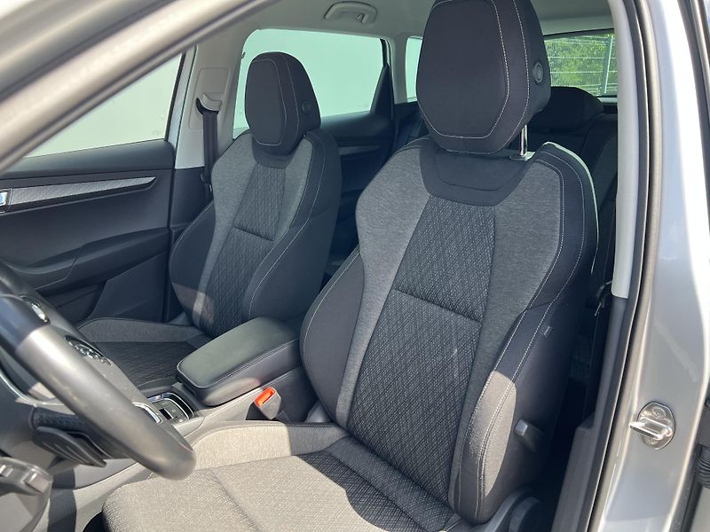 Škoda Karoq (2022) 2,0 TDi 110kW STYLE 4x4 DSG - fotka 10 z 39