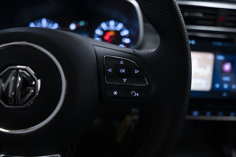 MG ZS 1,5 ESSENTIAL PLUS ZÁRUKA 2031 - fotka 22 z 41