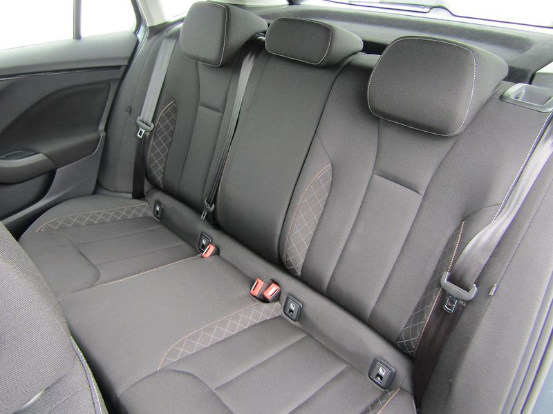 Škoda Kamiq Ambition Extra 1.5 TSI /110kW - fotka 23 z 30