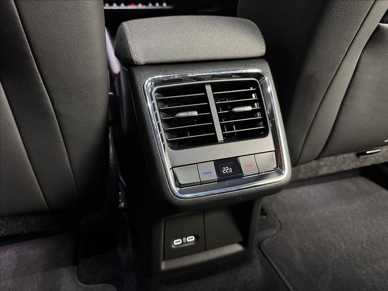 Škoda Enyaq 80 LED Matrix Assist Kamera - fotka 15 z 47