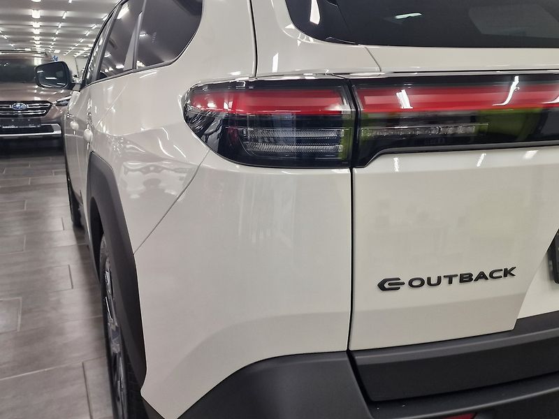 Subaru E-Outback (2026) Touring+ 2026 | 10 let | Sklad - fotka 13 z 70