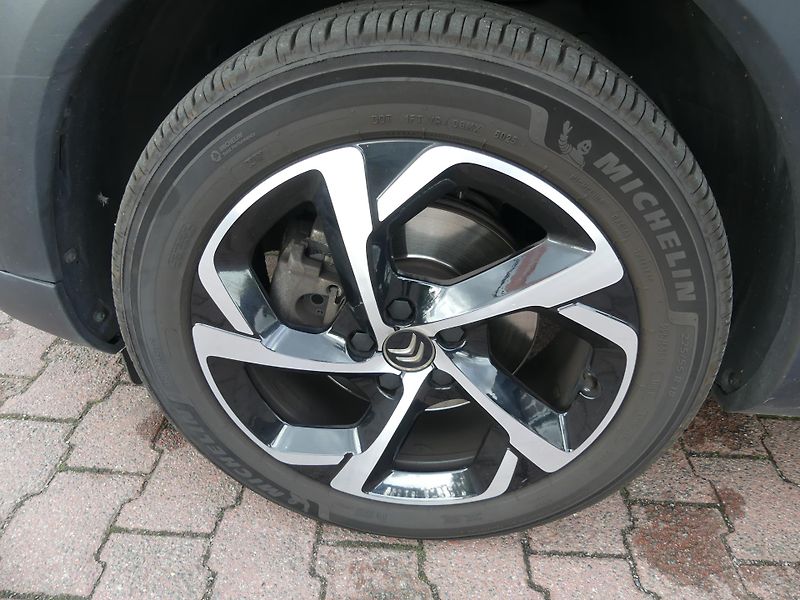 Citroën C5 Aircross (2021) 1,6 PureTech 180 SHINE - fotka 22 z 22