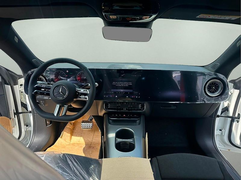 Mercedes-Benz CLA (2026) 200 4MATIC - fotka 13 z 13