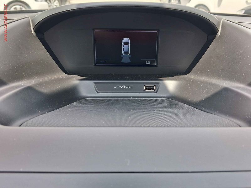 Ford Grand C-MAX (2016) 1.5 EB, 1.maj,ČR, servis - fotka 13 z 21