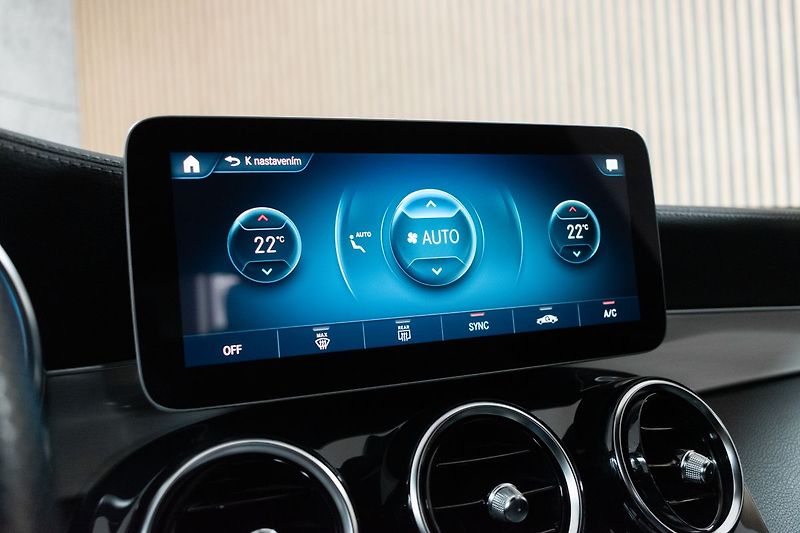 Mercedes-Benz GLC 220d AMG*4MATIC*AIRMATIC*DPH* - fotka 31 z 43