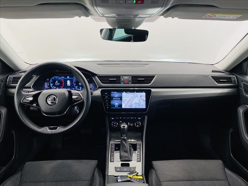 Škoda Superb 2,0 TDI 110kW DSG Style - fotka 9 z 25