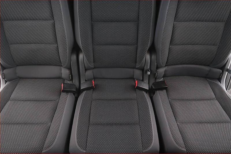 Volkswagen Touran (2013) 1.6 TDI, Automat, 7 míst, Navi - fotka 10 z 20