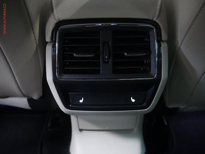 Škoda Karoq (2017) 1.5TSi, ČR, Style, DSG, kůže - fotka 27 z 28