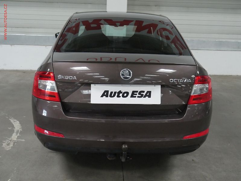 Škoda Octavia (2013) 1.6 TDi, ČR, Sport, bixen, - fotka 5 z 21