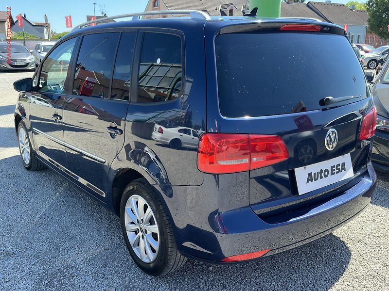 Volkswagen Touran (2011) 2.0 TDi, DSG, bixen, park - fotka 6 z 20