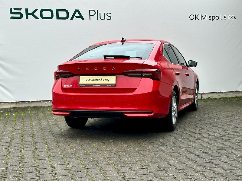 Škoda Octavia (2024) 1.5 TSI 110kW MHEV Selection D - fotka 2 z 22