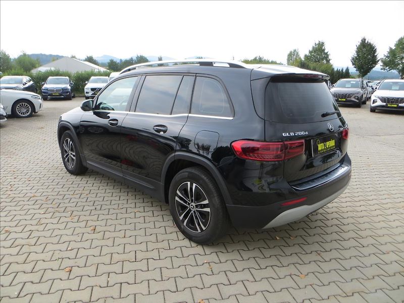 Mercedes-Benz GLB 2,0 200d 4Matic DCT 110kW ČR - fotka 5 z 23