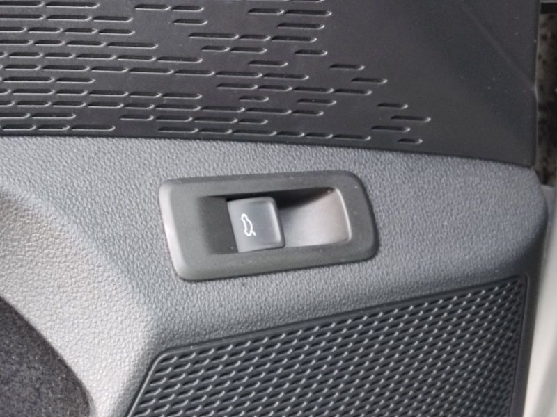 Škoda Octavia (2024) Top Selection 1,5 Tsi 110 kw D - fotka 26 z 37