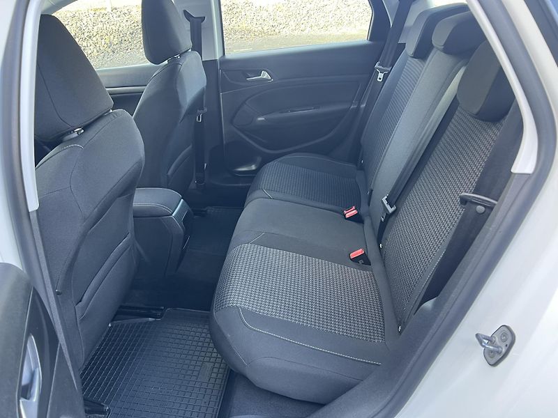 Peugeot 308 (2022) 1.2PT 96kW KAMERA  ČR NOVÉ - fotka 9 z 20