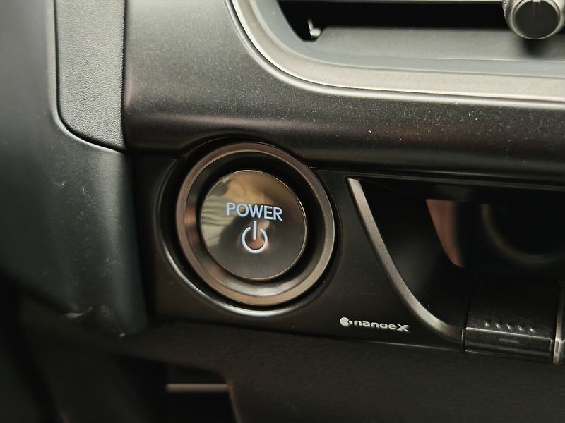 Lexus UX 300h 300h 4x2 F Sport Design - fotka 33 z 40