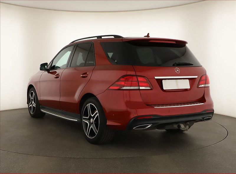 Mercedes-Benz GLE (2016) 350 d - fotka 4 z 19
