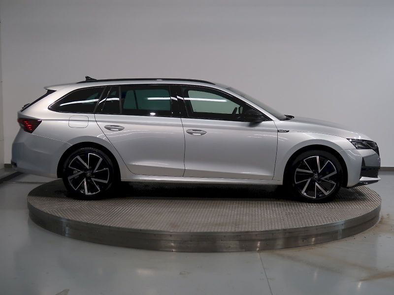 Škoda Octavia (2025) SPORTLINE 2.0TDI 110KW DSG CAN - fotka 8 z 37