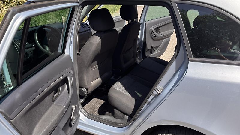Škoda Fabia (2010) 1,2 TSI 63kW, nová STK - fotka 11 z 21
