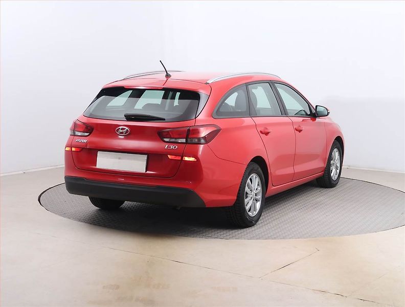 Hyundai i30 (2018) 1.0 T-GDI, Serv.kniha - fotka 5 z 14