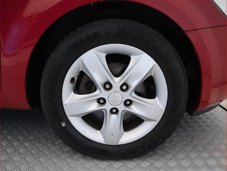 Kia Ceed (2009) 1.6 CVVT, Serv.kniha - fotka 15 z 16