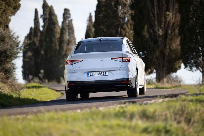 Nový Enyaq Coupé jsme poprvé zkoušeli na silnicích v italském Toskánsku