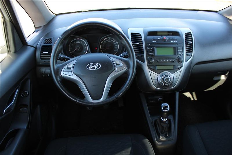 Hyundai ix20 1,4 i  ČR, DIG. KLIMA, ASR - fotka 12 z 25