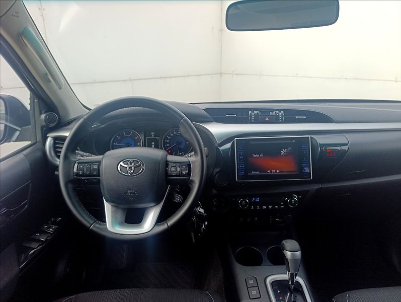 Toyota Hilux 2,4 D-4D Kamera Tažné 1maj. ČR - fotka 16 z 43