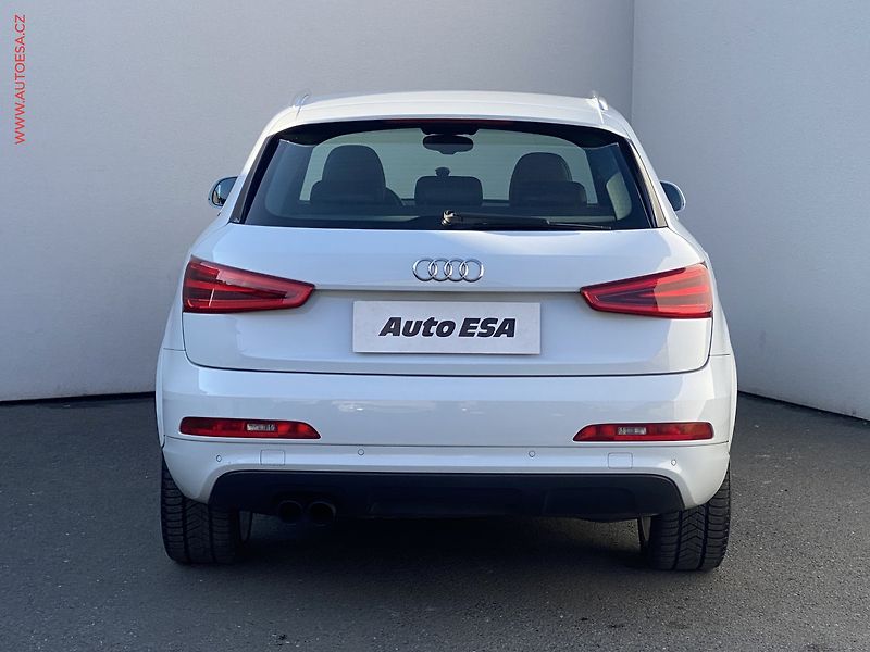 Audi Q3 (2012) 2.0 TFSi quattro, S-line, AT - fotka 5 z 15