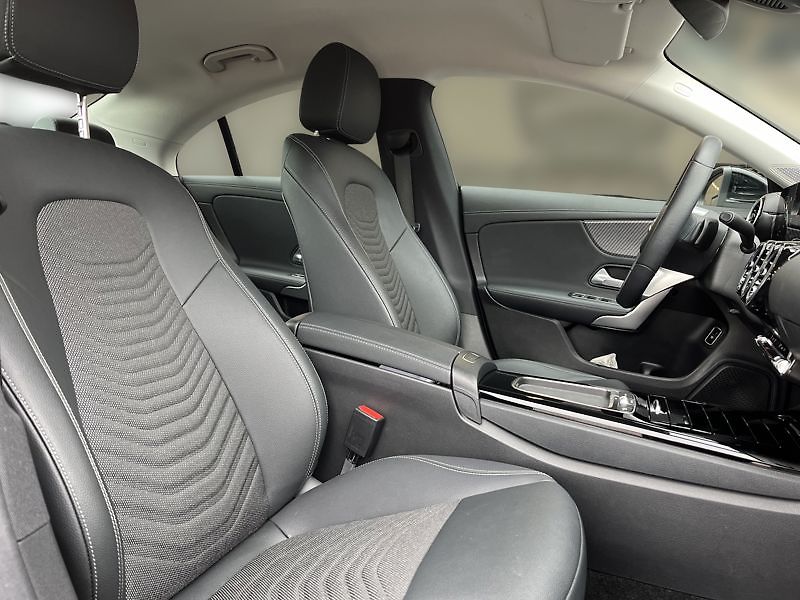 Mercedes-Benz CLA Třída 180 d kupé Progressive L - fotka 16 z 21