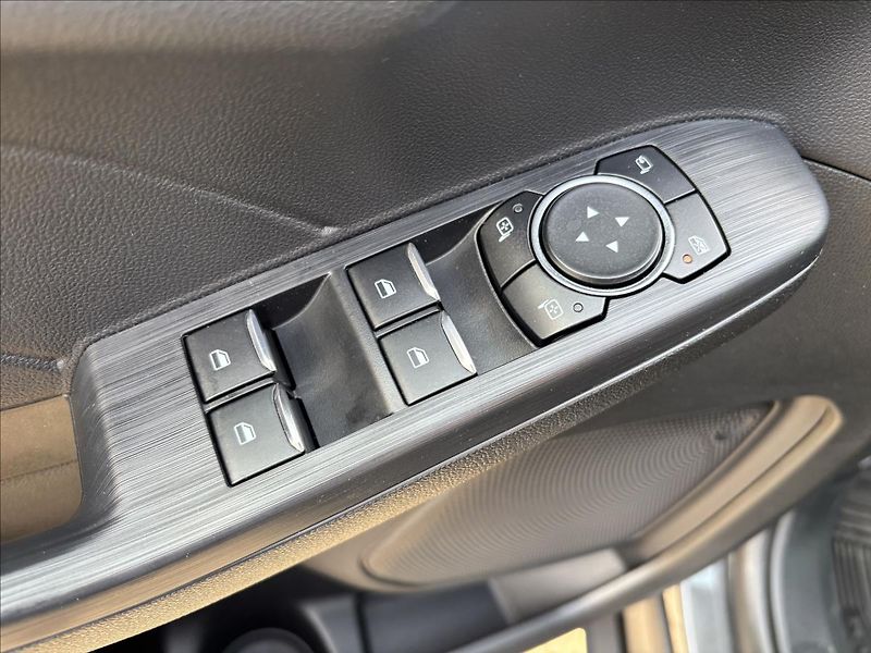 Ford Kuga 2,5 PHEV  ST-Line X  AUT DPH - fotka 24 z 46